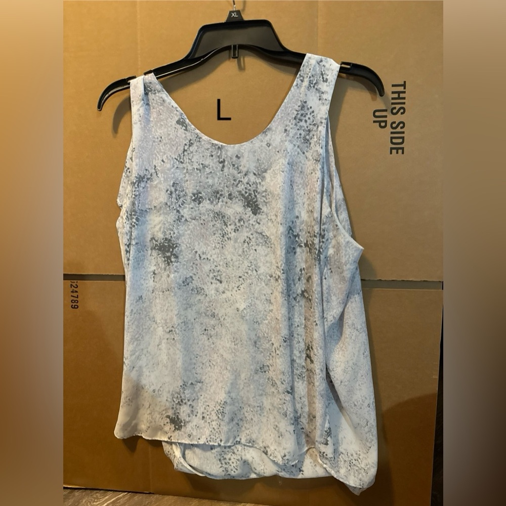 Woman’s casual tank top size L